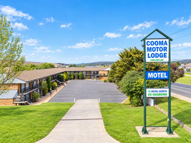 RARE 43 ROOM FREEHOLD MOTEL FIRST TIME OFFERED IN 40 YEARS | Resort Brokers ID: FH009387
