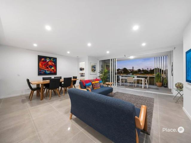 Rare 4Bedroom City View Apartment with MultiPurpose room
