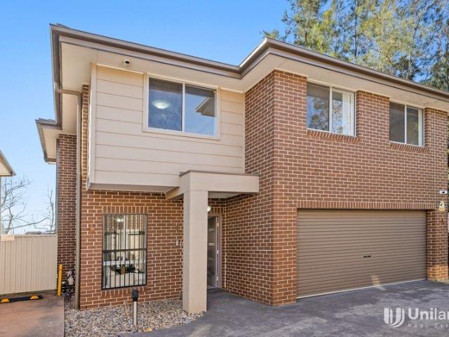 Rare 5 Bedroom Freestanding Townhouse Exceptional Space, Privacy & Convenience
