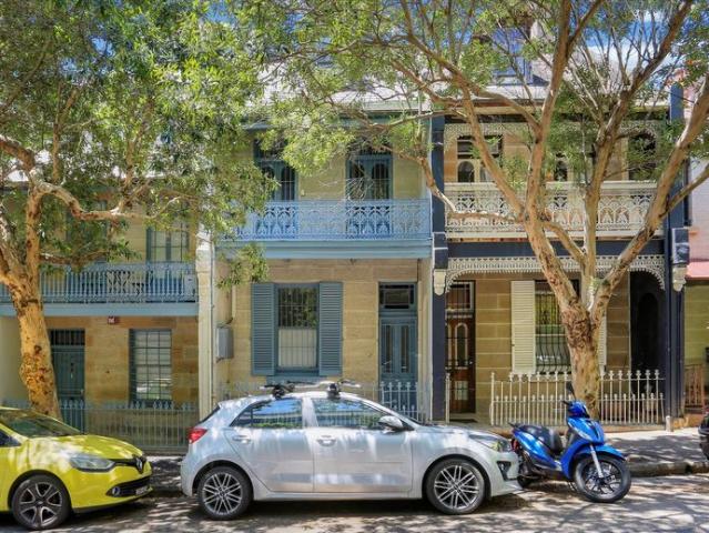 Rare 5 bedroom in unbeatable location!