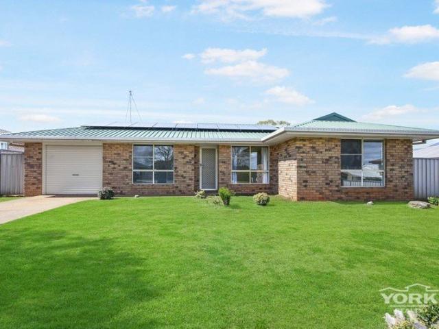 Rare 6 Bedroom House In A Tightly Held Wilsonton Pocket