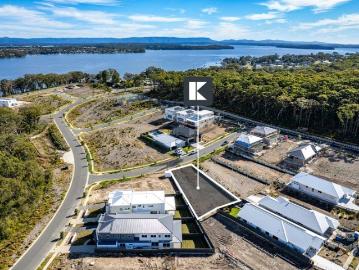 Rare 741sqm Block Just Moments from the Lakefront