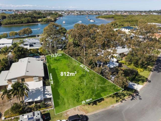 Rare 812sqm Blank Canvas in Prestigious Hope Island