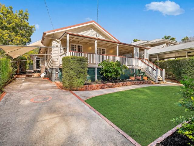 RARE 941m² OPPORTUNITY IN TIGHTLY HELD CORINDA POCKET