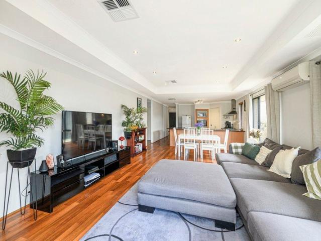 RARELY FOUND 3 BEDROOMS + THEATRE + STUDY! HOME OPEN SAT 3RD OCT 12.00PM 12.30PM