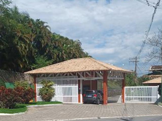 Raridade de Casa Térrea em Condomínio de Alto Padrão !