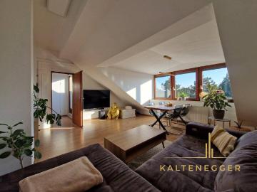 LEBENSQUALITÄT PUR: 4 Zimmer Wohnung mit uneinsehbarer Dachterrasse & Garten