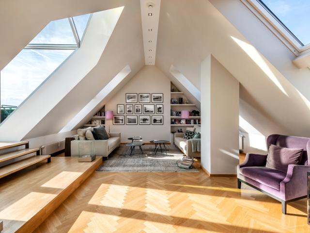 Rarität: Dachgeschoss Maisonette Wohnung mit ca. 218 m² und Traumaussicht