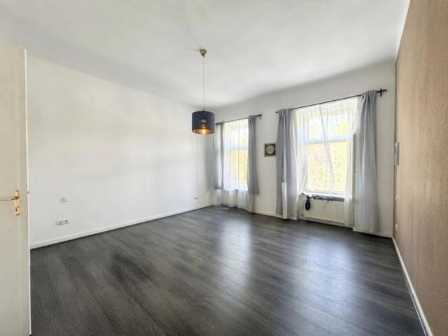 RARITÄT HERRLICHE VILLENETAGE mit Balkon und Potential