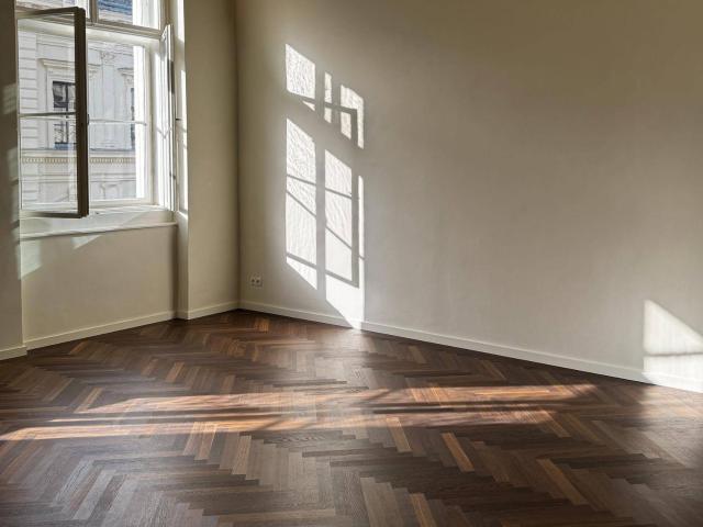 RARITÄT IN ABSOLUTER BESTLAGE* Hochwertige und moderne 3 Zimmer Altbauwohnung