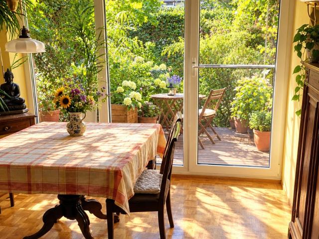 Rarität in Westschwabing: Maisonette Wohhnung mit eigenem Eingang und Gartennutzung