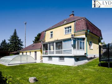 Rarität / Traumhafte Villa mit Pool, Garten, Wintergarten, Sauna etc. Hervorragende Infrastruktur / Top Lage!
