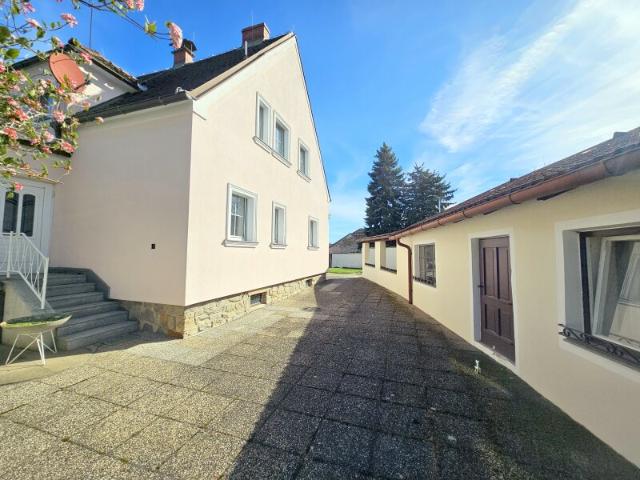 Rarität Traumhaftes Einfamilienhaus im Weinviertel mit Nebengebäude und inkludiertem, originalem Weinkeller!