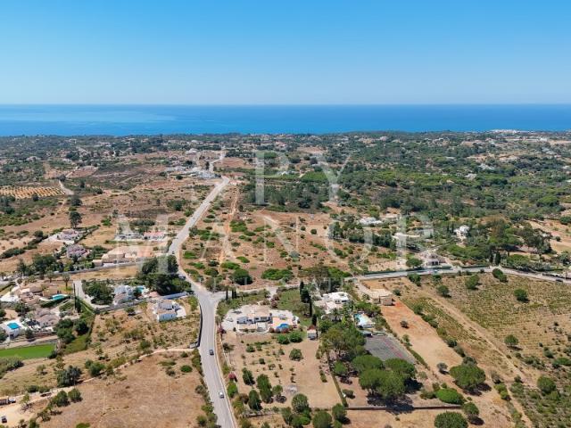 Terreno Excecional Perto da Praia da Marinha & Carvoeiro