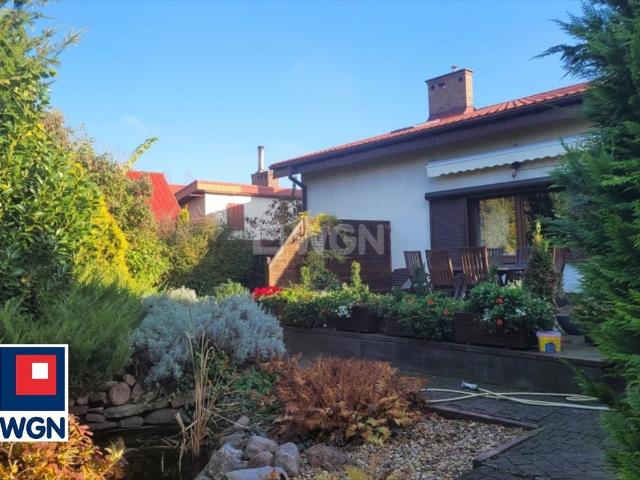 Przestronny dom 180 m² z ogrodem i boiskem