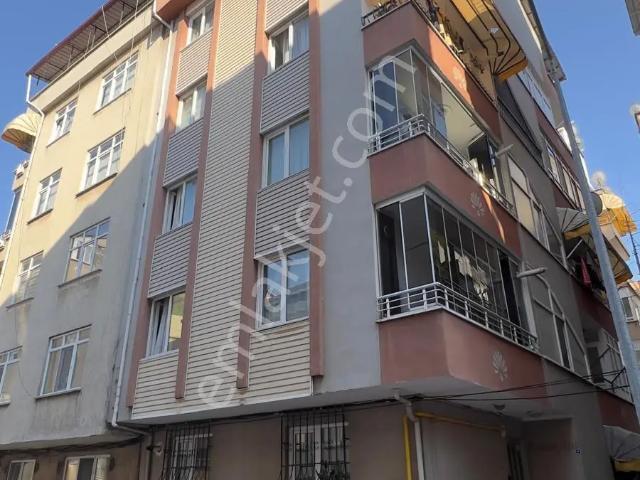 Rasathane Mahallesinde İci Temiz Satılık Daire