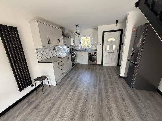 Rasen Court, Peterborough. 2 bed terraced house to rent £1,250 pcm £288 pw