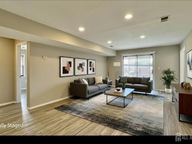 Raspberry Ct, Edison, Condo For Sale