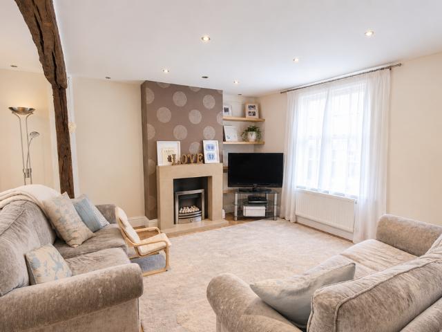Rasper road, Whetstone 2 bed semi detached house to rent £2,450 pcm £565 pw