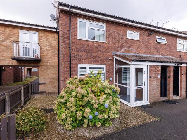 Ratcliff Walk, Oldbury, West. 1 bed apartment to rent £675 pcm £156 pw