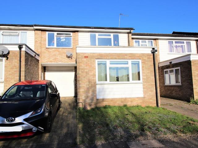 Ratcliffe Close, Cowley, Uxbridge UB8, 4 bed shared accommodation to rent, £2,800 pcm | PrimeLocation