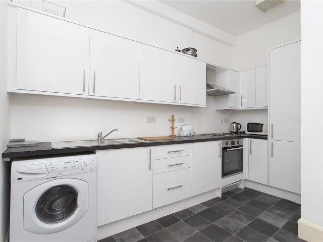 Ratcliffe Terrace, Edinburgh, EH9 3 bed terraced house to rent £2,415 pcm £557 pw