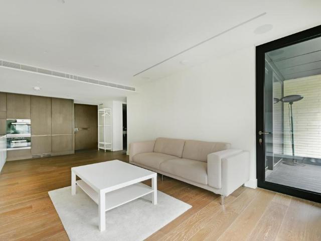 Rathbone Place, Fitzrovia, London, W1T 1 bed apartment to rent £4,333 pcm £1,000 pw