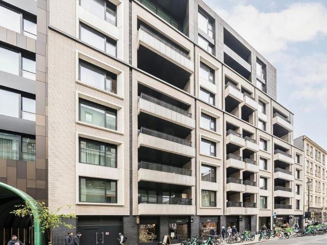Rathbone Place, London W1T 1 bed flat to rent £5,200 pcm £1,200 pw