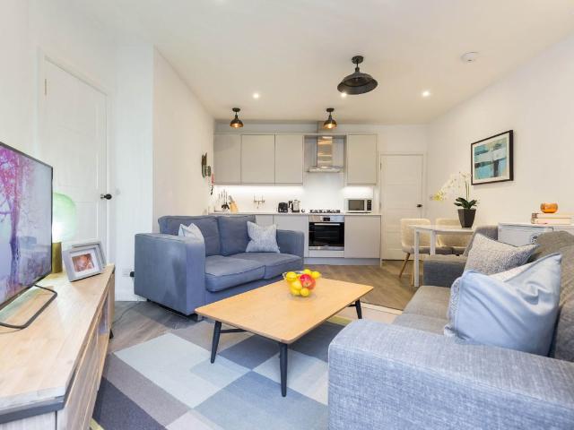 Rathbone Place, London W1T, 2 bed flat to rent, £10,313 pcm | PrimeLocation
