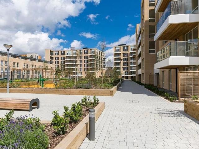 Rathbone Street, London E16, 1 bed flat to rent, £2,037 pcm | PrimeLocation