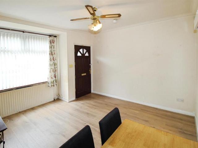 Rathmell Street, Bradford BD5 2 bed terraced house to rent £695 pcm £160 pw