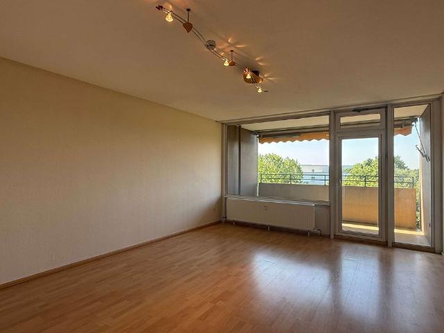 RATINGEN: 2 ZIMMERWOHNUNG MIT TOLLEM AUSBLICK IN DIREKTER DÜSSELDORFER NÄHE +BALKON, AUFZUG & GARAGE