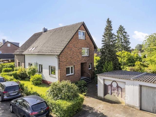 Ratingen Tiefenbroich: Großzügige Doppelhaushälfte auf traumhaftem Grundstück