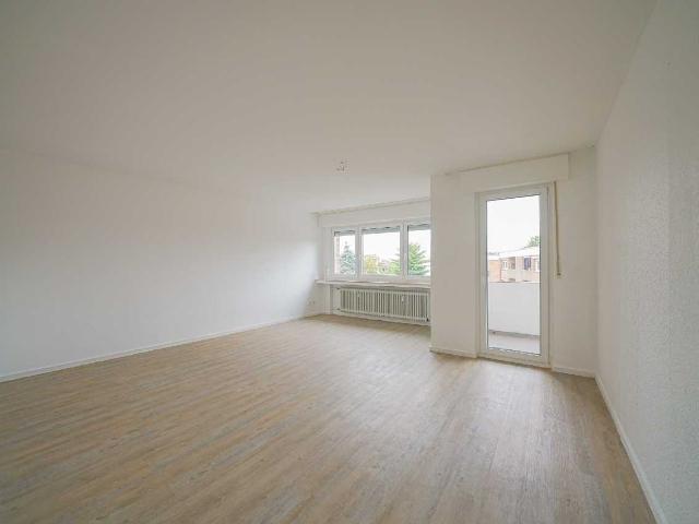 Ratingen Mitte: Moderne 3 Zimmer Wohnung im 2. OG mit Westbalkon in zentrumsnaher Lage!