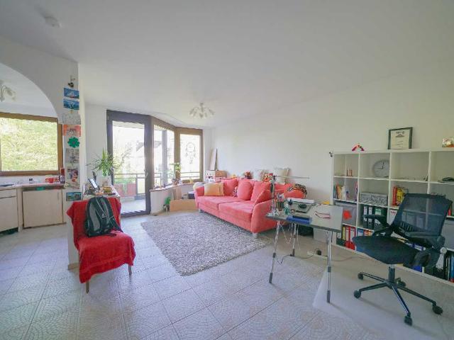 Ratingen Ost: Schöne 2 Zimmer Wohnung mit Balkon und Stellplatz