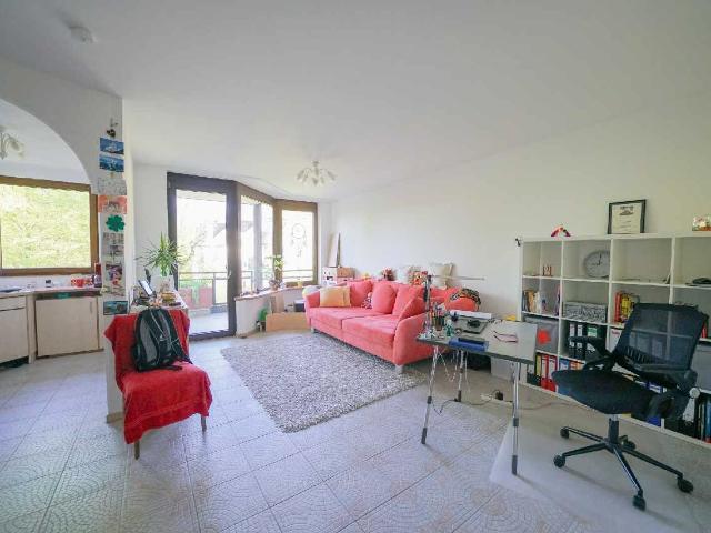 Ratingen Ost: Schöne 2 Zimmer Wohnung mit Balkon und Stellplatz