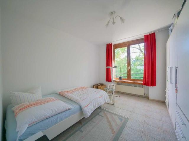 Ratingen Ost: Schöne 2 Zimmer Wohnung mit Balkon und Stellplatz