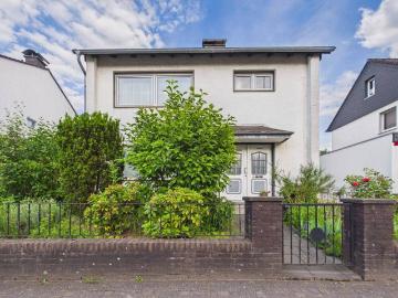 Raum für Familie. Zeit für eigene Ideen | Freistehendes Haus auf 804 m² Grundstück in Refrath