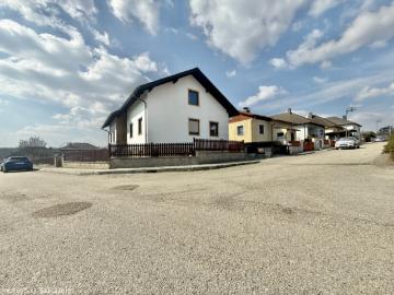 Villa zum Verkauf in 3744 - Keller