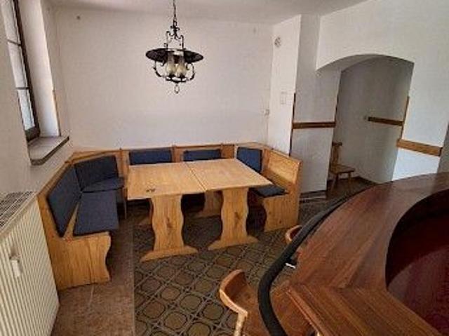 Raum zur Vermietung für verschiedene Zwecke mit Theke