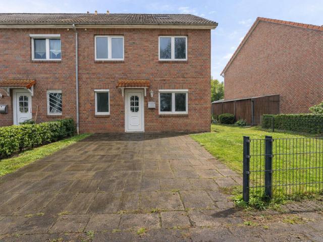 Raumwunder für Familien Reihenendhaus mit Garage und Wohlfühlgarten