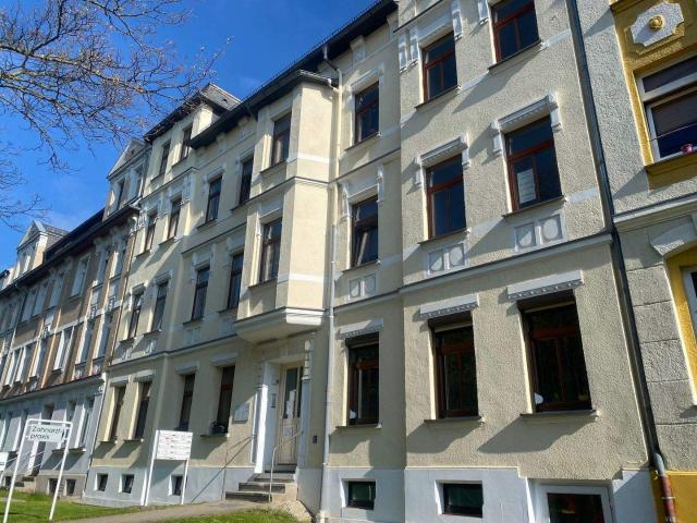 Raumwunder im 1. OG / groÃer Balkon an der KÃ¼che / Bad mit Fenster