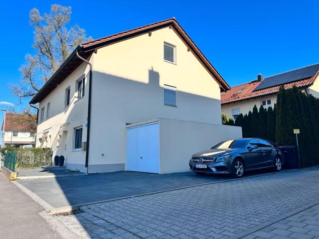 Raumwunder in Bestlage Stillvolle DHH mit 7 Zimmern & TOP Energieeffizienz A