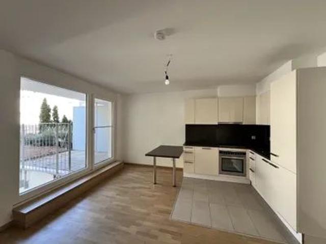Raumwunder: 2 Zimmer Wohnung mit Balkon/Terrasse und kleinen Garten im 21. Bezirk!