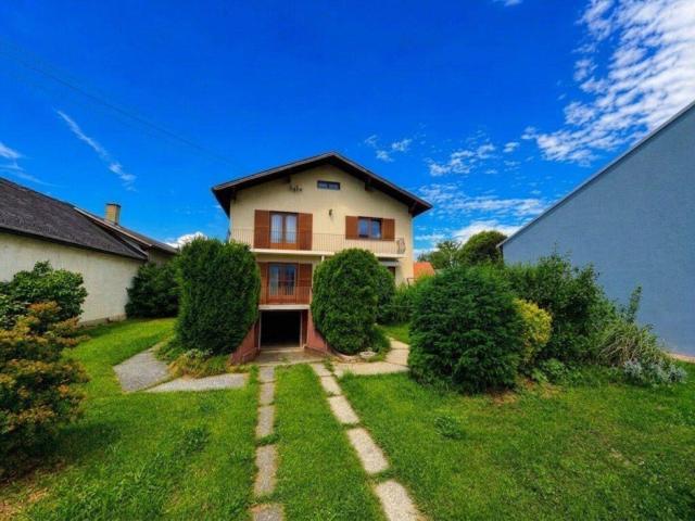 RAUS AUS DER STADT REIN INS LEBEN. | BJ ca. 1976 | 10 Zimmer | ca. 280 m² WFL | 2.300 m² Grundstück | Garage