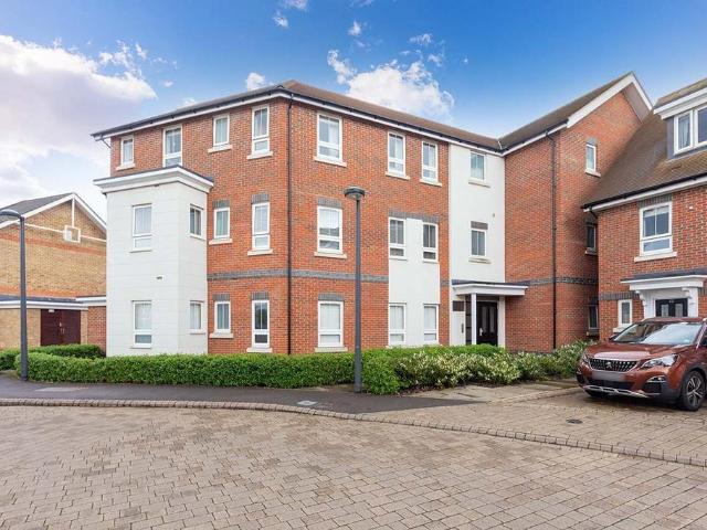 Raven Drive, Maidenhead SL6 2 bed apartment to rent £1,785 pcm £412 pw