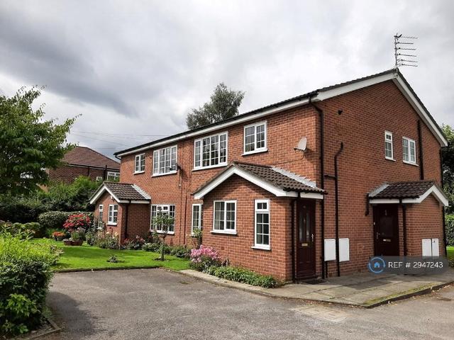 Ravenoak Road, Cheadle Hulme. 2 bed flat to rent £1,295 pcm £299 pw