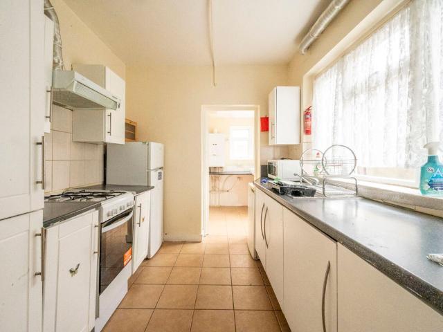 Ravenhill Road, Plaistow, London E13, 4 bed terraced house to rent, £3,000 pcm | PrimeLocation