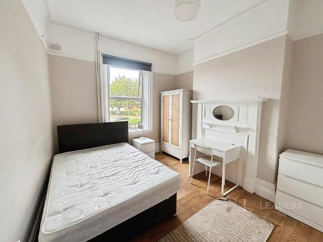 Ravenstone, 7 St. Andrews Road. 1 bed in a house share to rent £575 pcm £133 pw