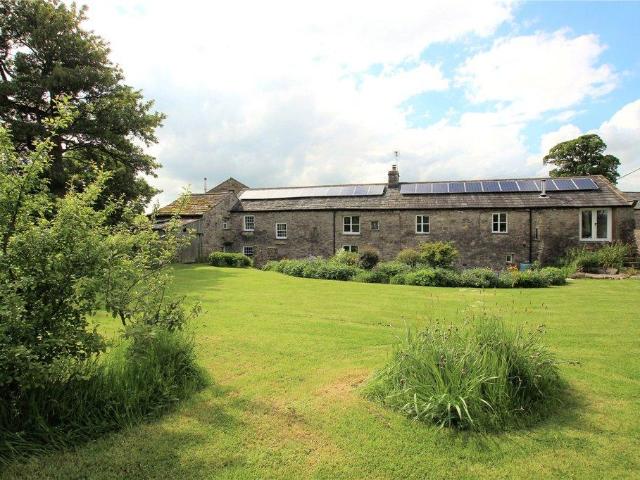 Ravenstonedale, Kirkby Stephen. 5 bed farm house to rent £2,500 pcm £577 pw